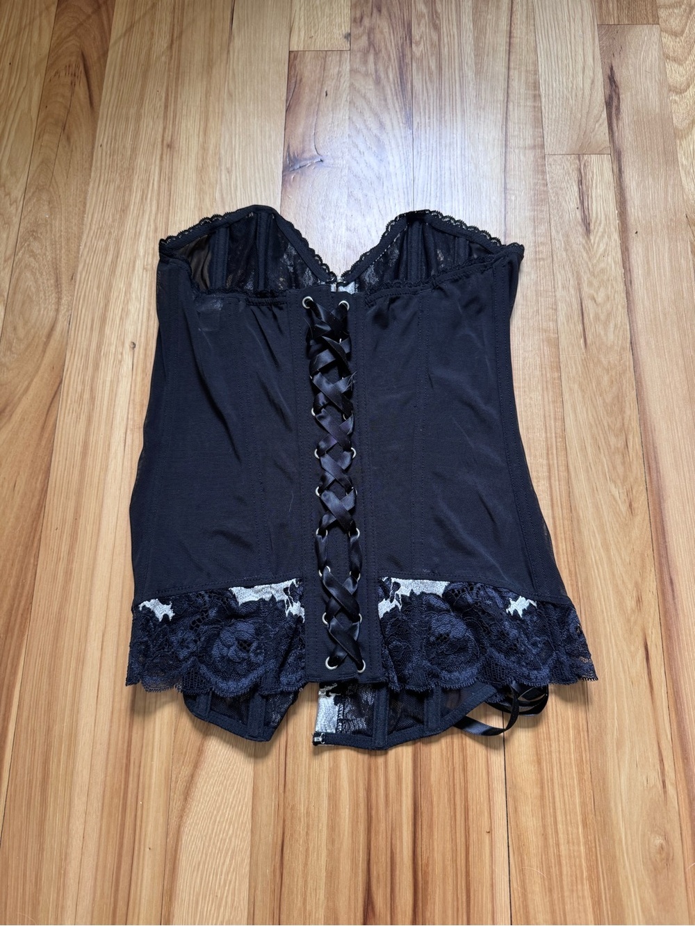 Victoria's Secret black and ivory lace corset top with eyelet front hooks - Picture 6 of 8